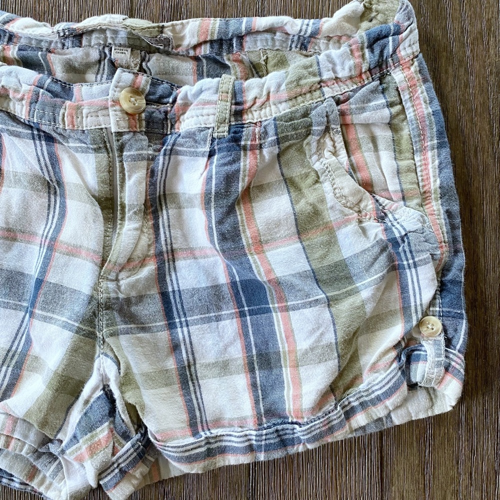 4/$20 Abercrombie & Fitch Plaid Shorts - Picture 2 of 6